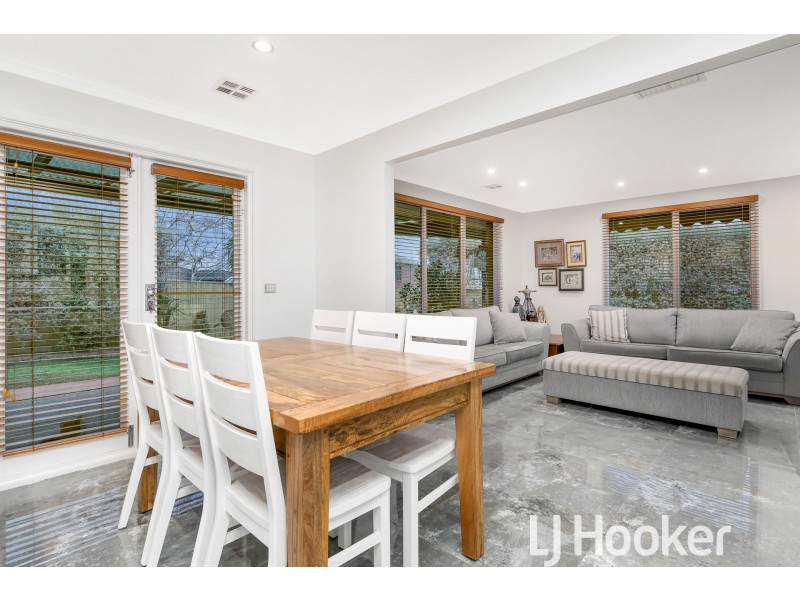 2 Sunbeam Court, Narre Warren South VIC 3805