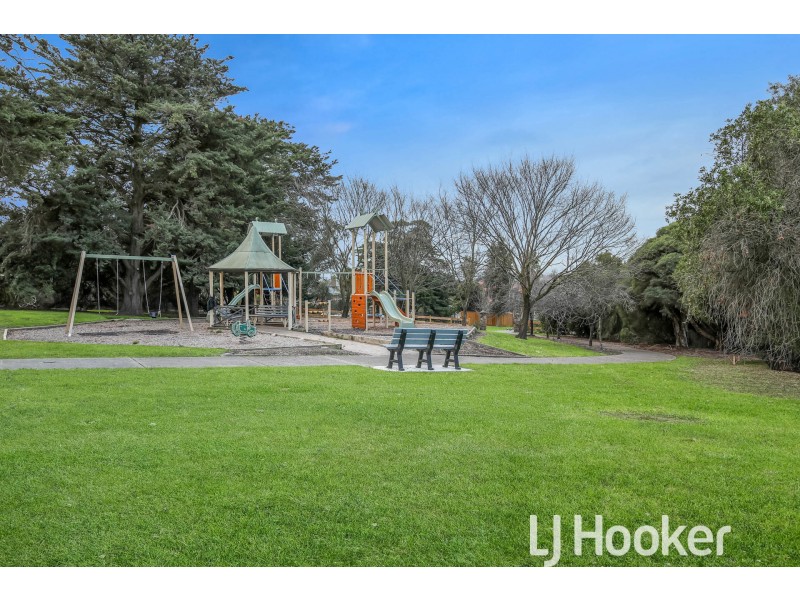 2 Sunbeam Court, Narre Warren South VIC 3805