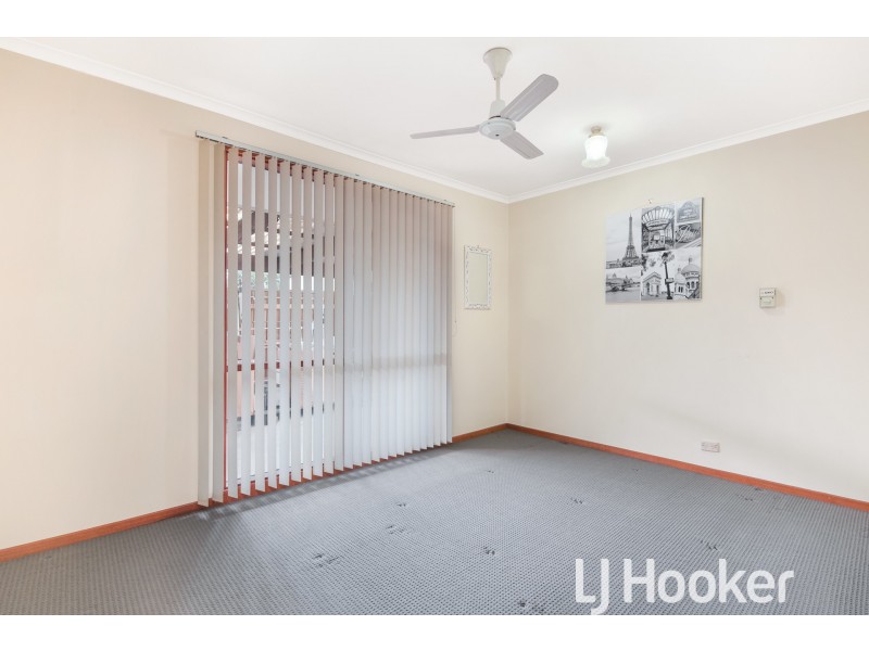 16 Blaxland Avenue, Cranbourne North VIC 3977