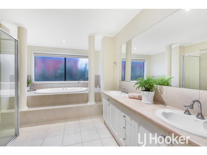 13 Alexia Drive, Berwick VIC 3806