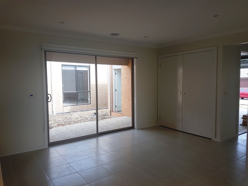 79 Rossiter Retreat, Cranbourne North VIC 3977