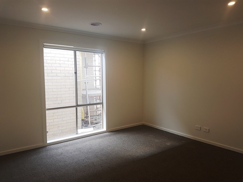 79 Rossiter Retreat, Cranbourne North VIC 3977