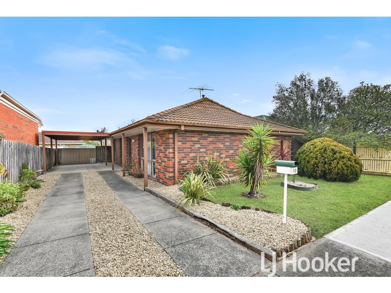 13 Emily Drive, Narre Warren VIC 3805