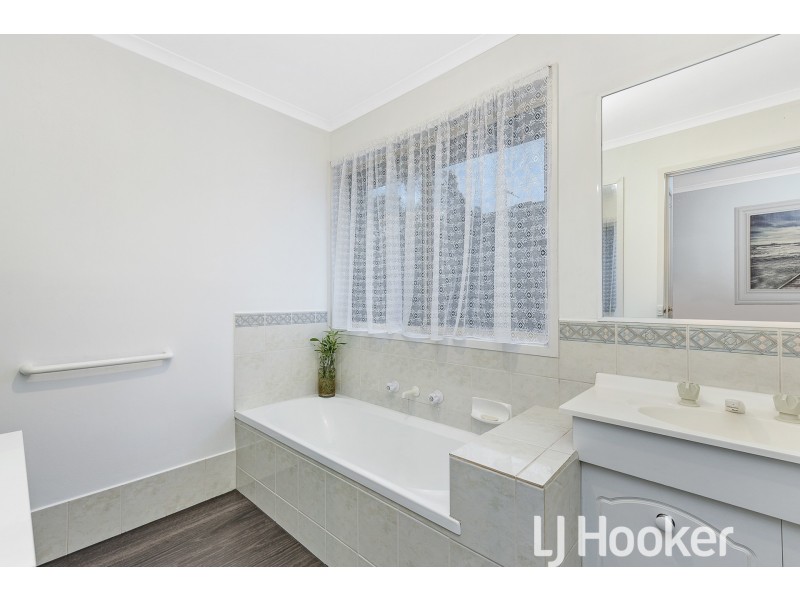 65 Kendall Drive, Narre Warren VIC 3805