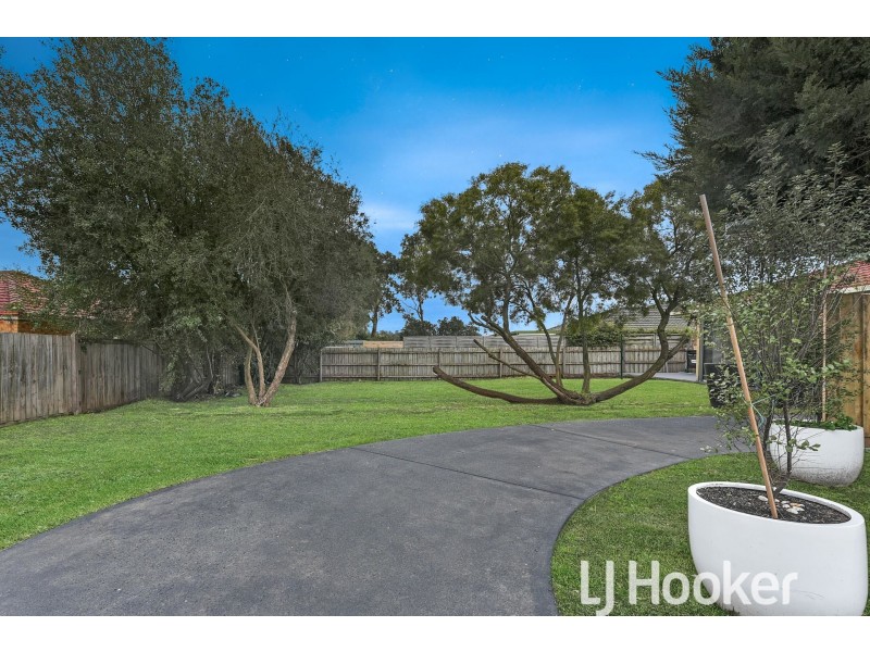 65 Kendall Drive, Narre Warren VIC 3805