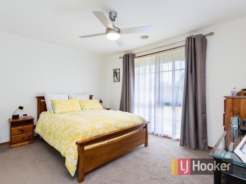 5 Daniher Close, Berwick VIC 3806