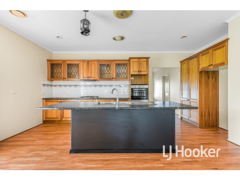 13 Dryden Court, Berwick VIC 3806