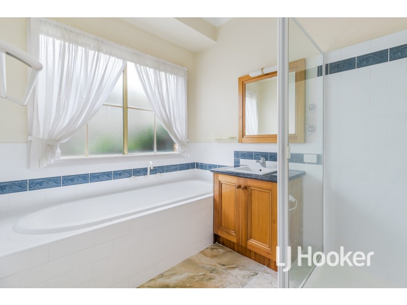 13 Dryden Court, Berwick VIC 3806