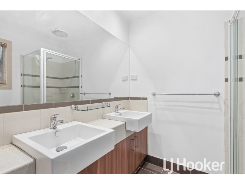 78 Thunderbolt Drive, Cranbourne East VIC 3977