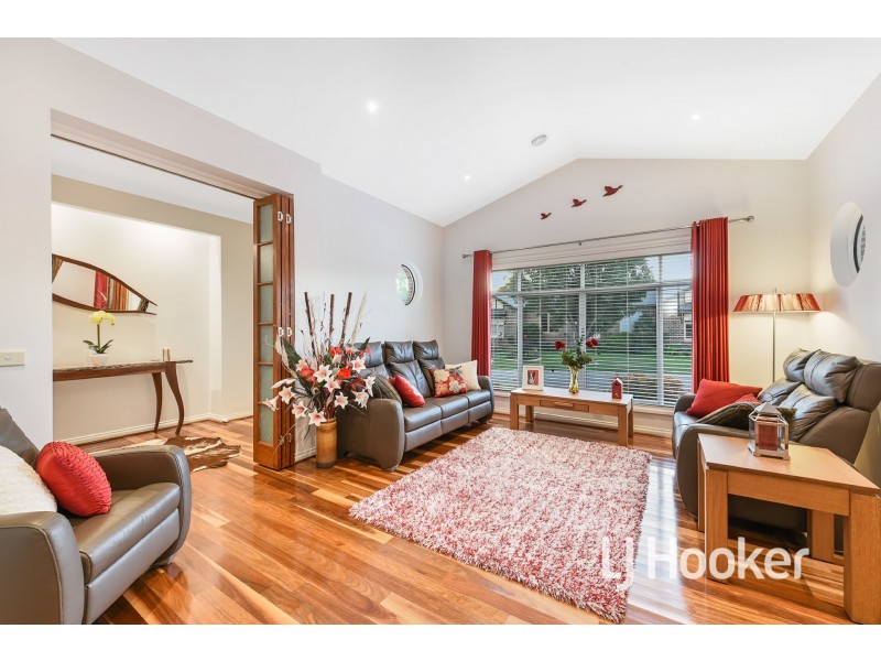 16 Astrid Court, Berwick VIC 3806