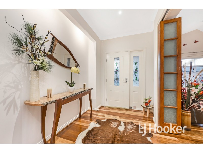 16 Astrid Court, Berwick VIC 3806