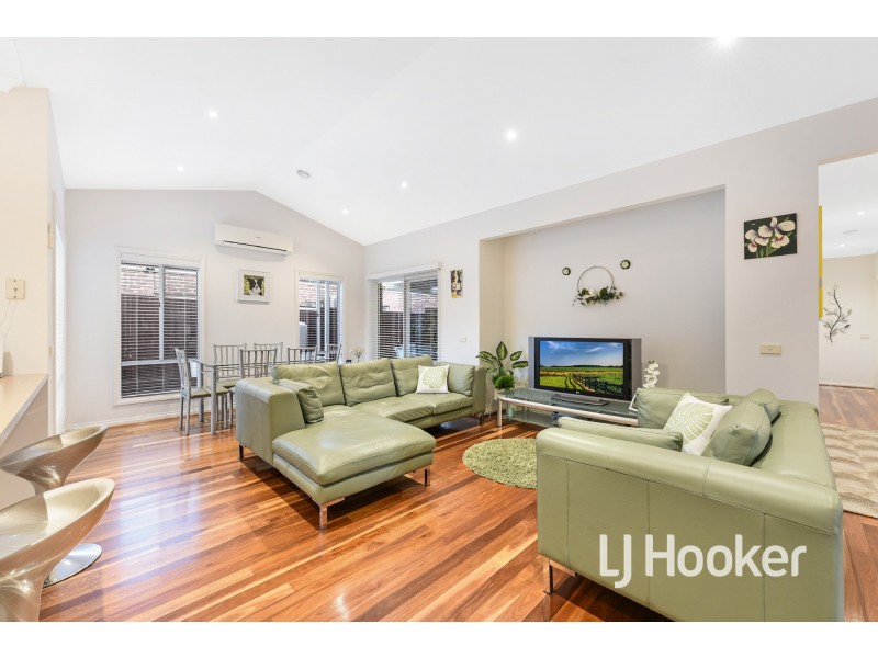 16 Astrid Court, Berwick VIC 3806