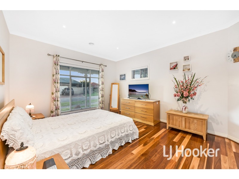 16 Astrid Court, Berwick VIC 3806