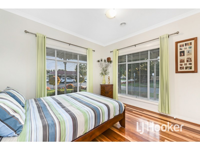 16 Astrid Court, Berwick VIC 3806