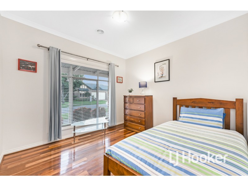 16 Astrid Court, Berwick VIC 3806