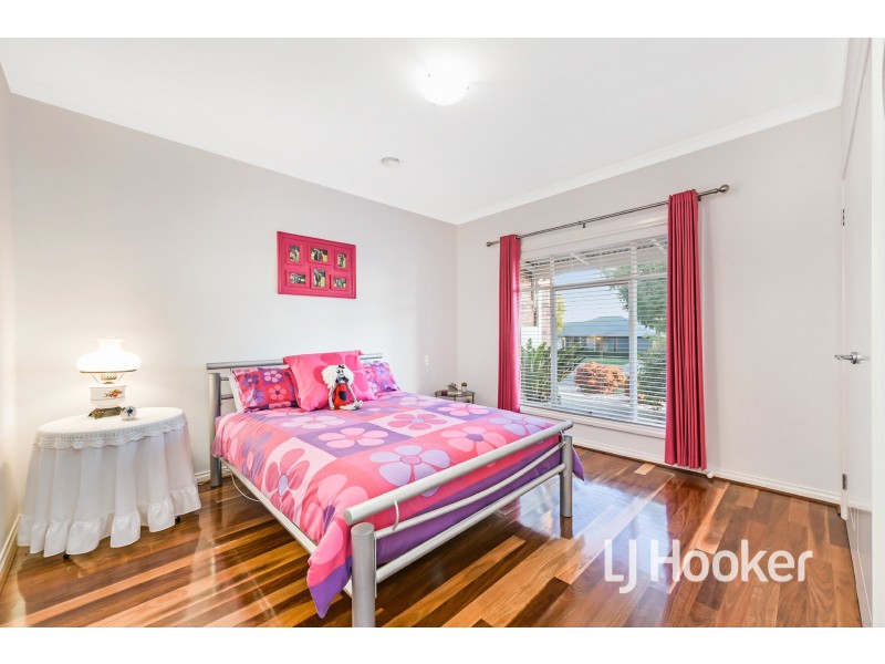 16 Astrid Court, Berwick VIC 3806