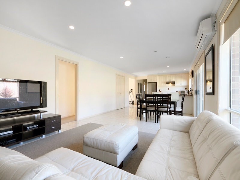 9 Jack William Way, Berwick VIC 3806
