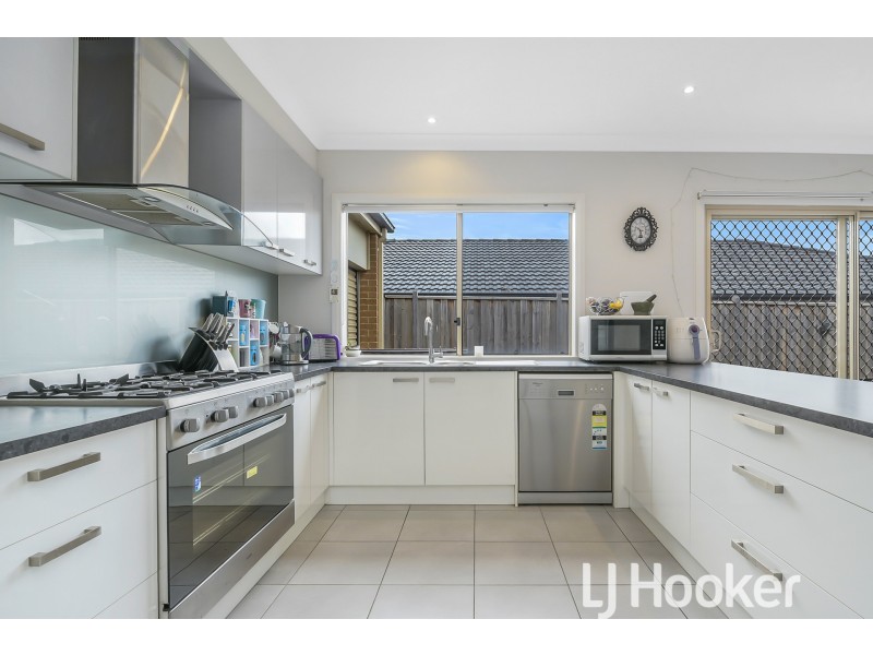 26 Macumba Drive, Clyde North VIC 3978