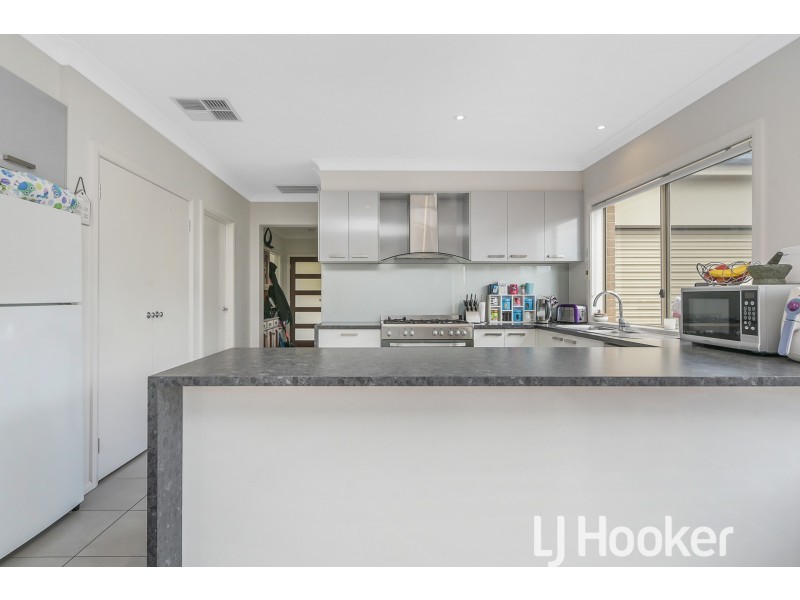 26 Macumba Drive, Clyde North VIC 3978