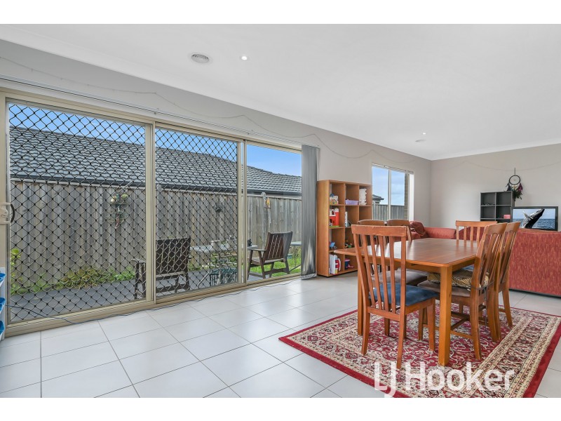 26 Macumba Drive, Clyde North VIC 3978