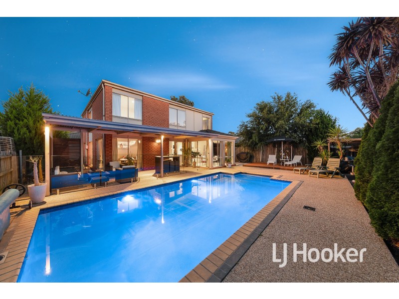 215 Monahans Road, Cranbourne West VIC 3977