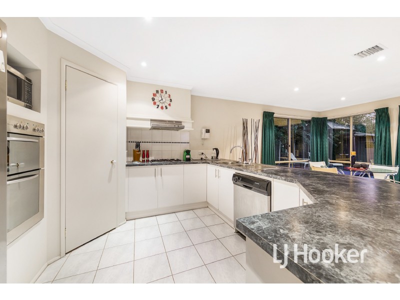 215 Monahans Road, Cranbourne West VIC 3977