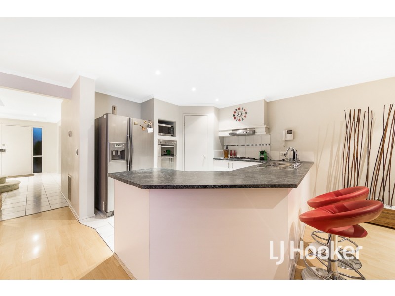 215 Monahans Road, Cranbourne West VIC 3977