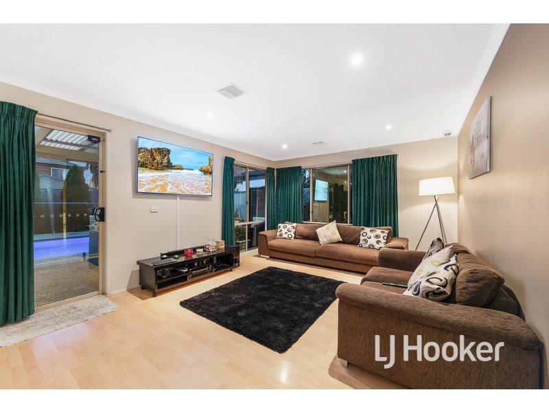 215 Monahans Road, Cranbourne West VIC 3977