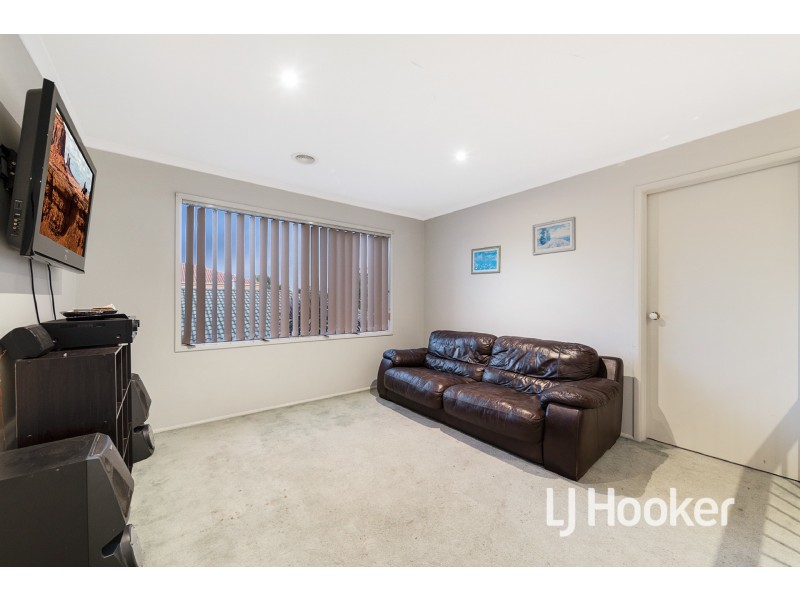 215 Monahans Road, Cranbourne West VIC 3977