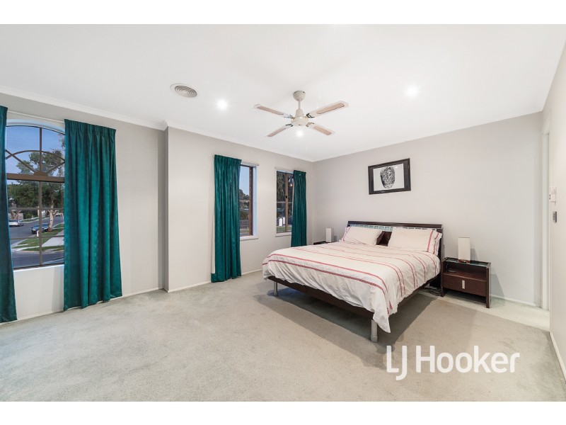 215 Monahans Road, Cranbourne West VIC 3977