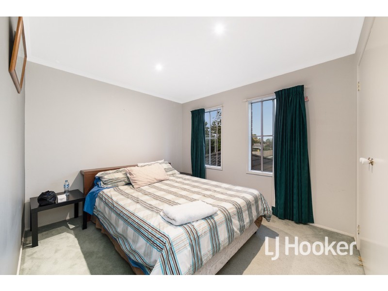 215 Monahans Road, Cranbourne West VIC 3977