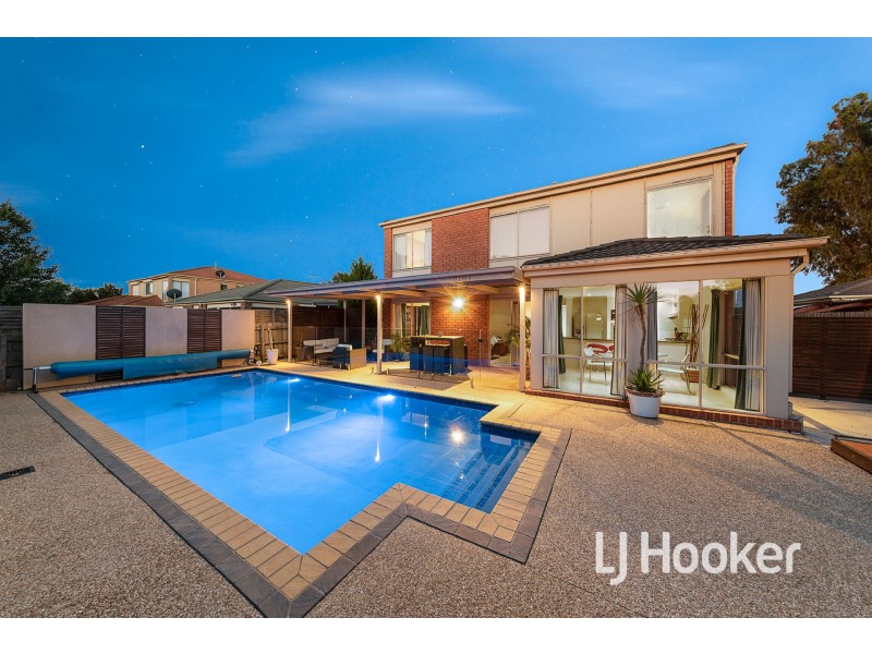 215 Monahans Road, Cranbourne West VIC 3977