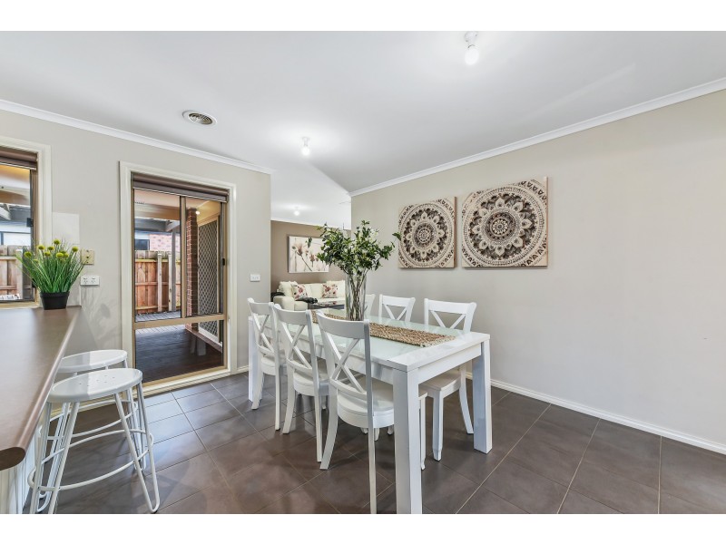 21 Lisburn Way, Berwick VIC 3806