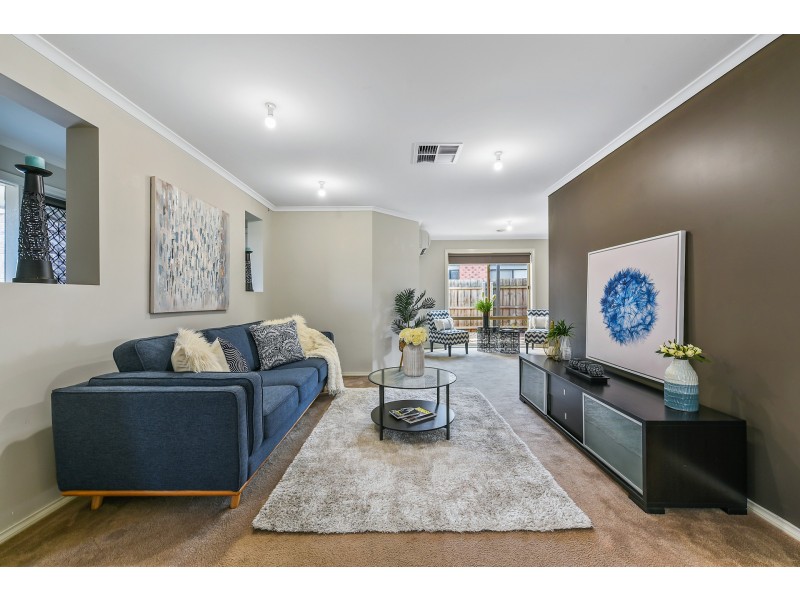 21 Lisburn Way, Berwick VIC 3806