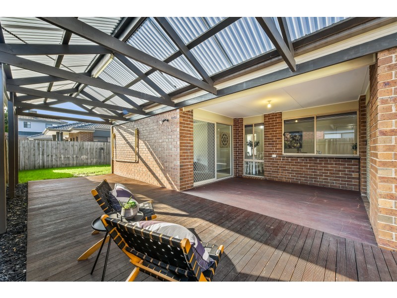 21 Lisburn Way, Berwick VIC 3806