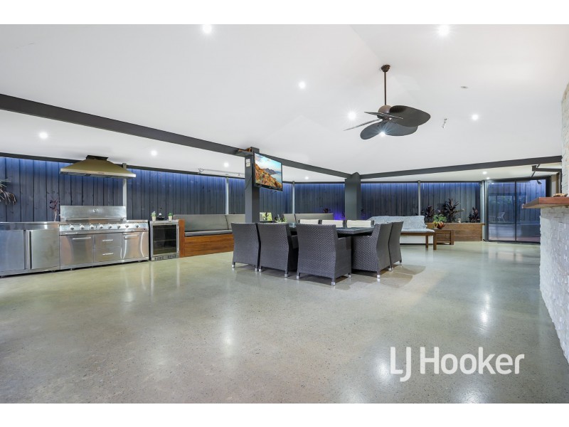 64 Balmain Drive, Berwick VIC 3806