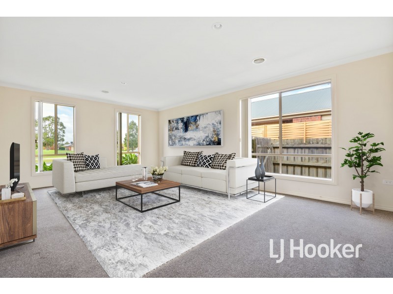 13 Grice Quadrant, Pakenham VIC 3810
