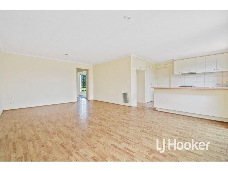 13 Grice Quadrant, Pakenham VIC 3810