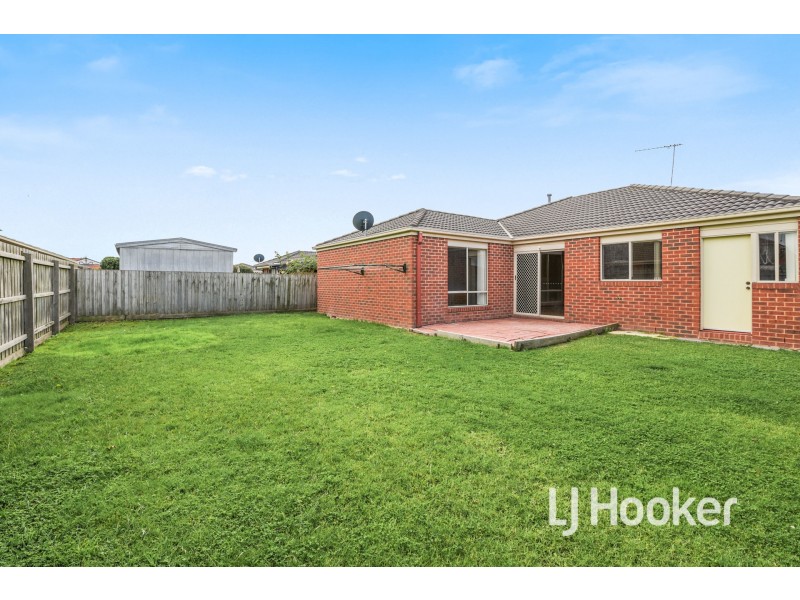13 Grice Quadrant, Pakenham VIC 3810