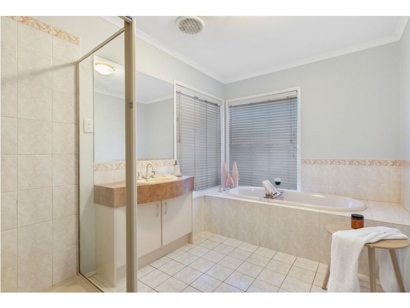 10 Ardenne Court, Narre Warren South VIC 3805