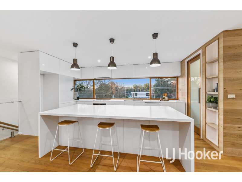 2/44 Langmore Lane, Berwick VIC 3806