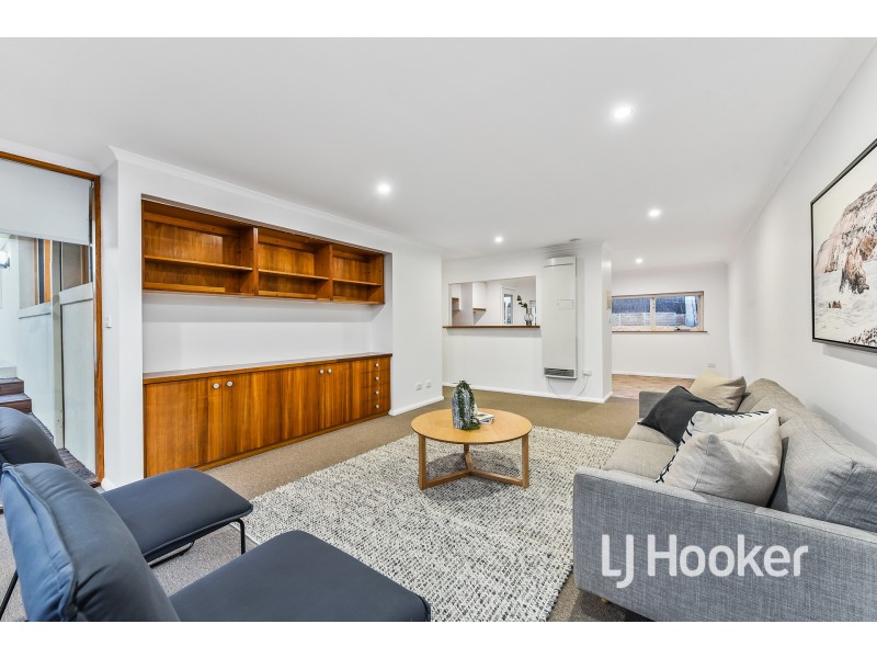 2/44 Langmore Lane, Berwick VIC 3806