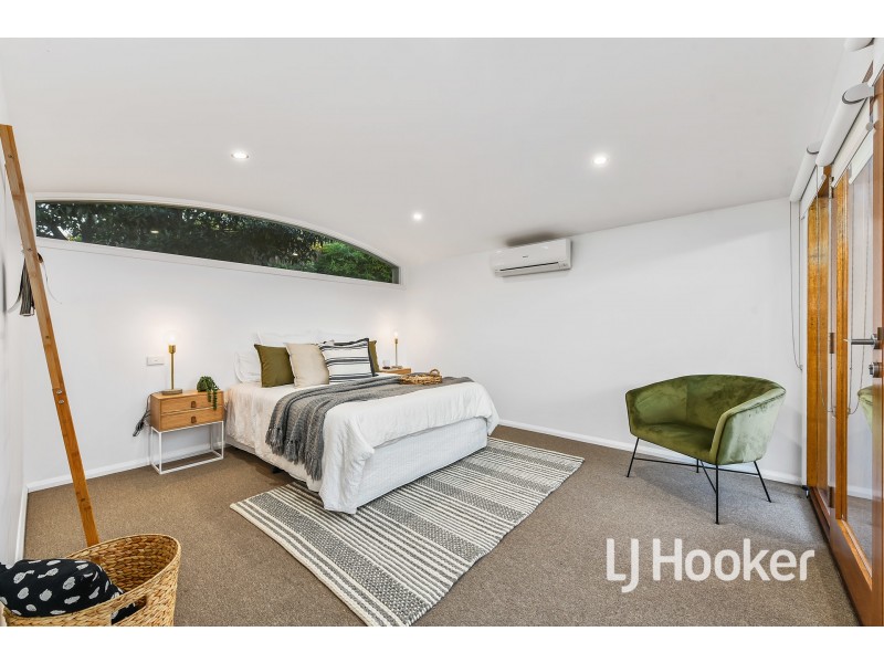 2/44 Langmore Lane, Berwick VIC 3806