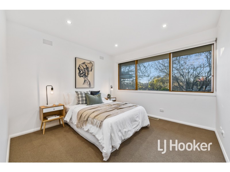 2/44 Langmore Lane, Berwick VIC 3806