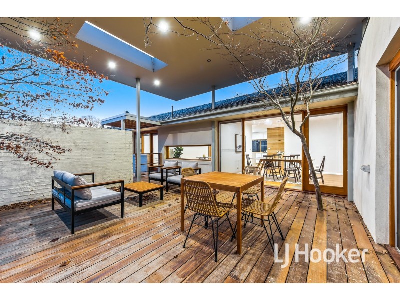 2/44 Langmore Lane, Berwick VIC 3806