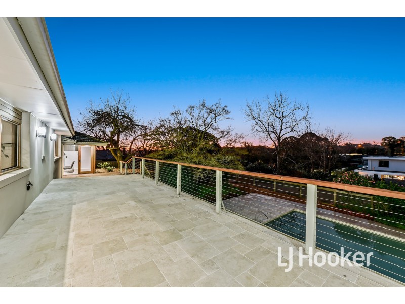 2/44 Langmore Lane, Berwick VIC 3806