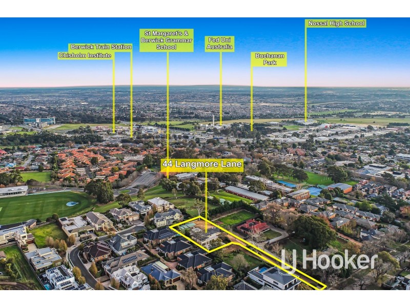 2/44 Langmore Lane, Berwick VIC 3806