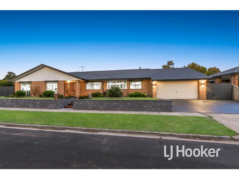 44 Strathavan Drive, Berwick VIC 3806