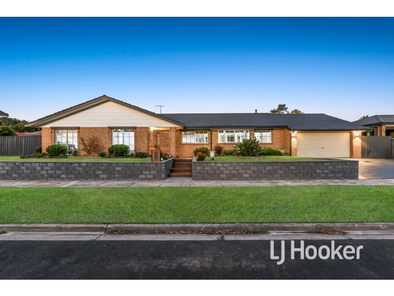 44 Strathavan Drive, Berwick VIC 3806