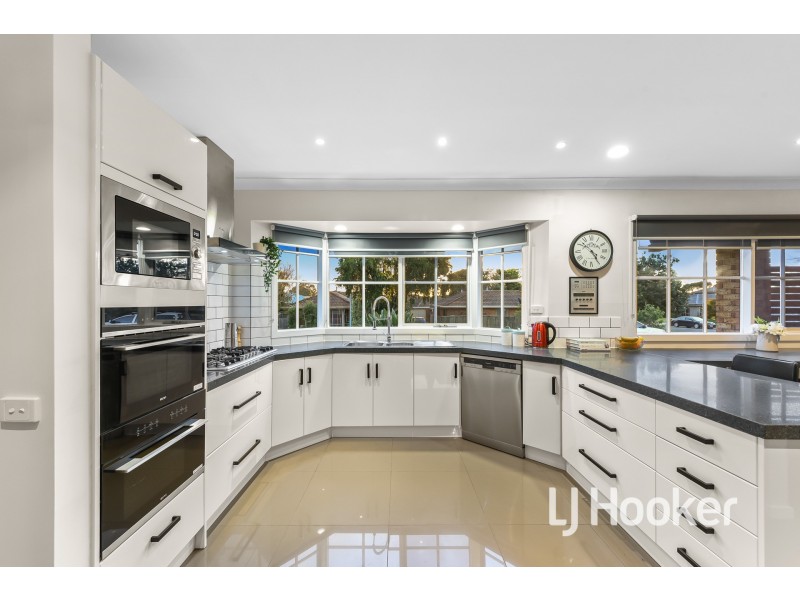 44 Strathavan Drive, Berwick VIC 3806